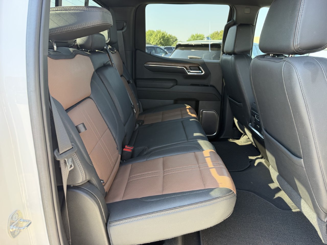 Certified 2023 Chevrolet Silverado 1500 High Country w/ Technology Package AWD/4WD image 27
