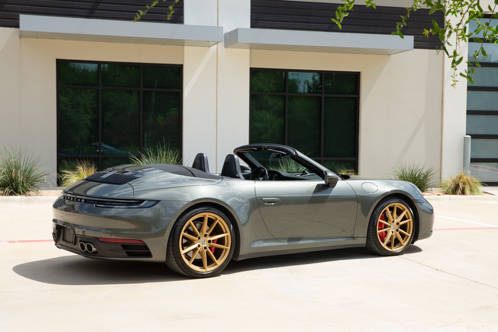 Used 2021 Porsche 911 Carrera S w/ Premium Package RWD image 11
