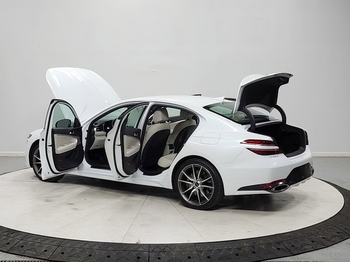 Used 2025 Genesis G70 2.5T RWD image 13