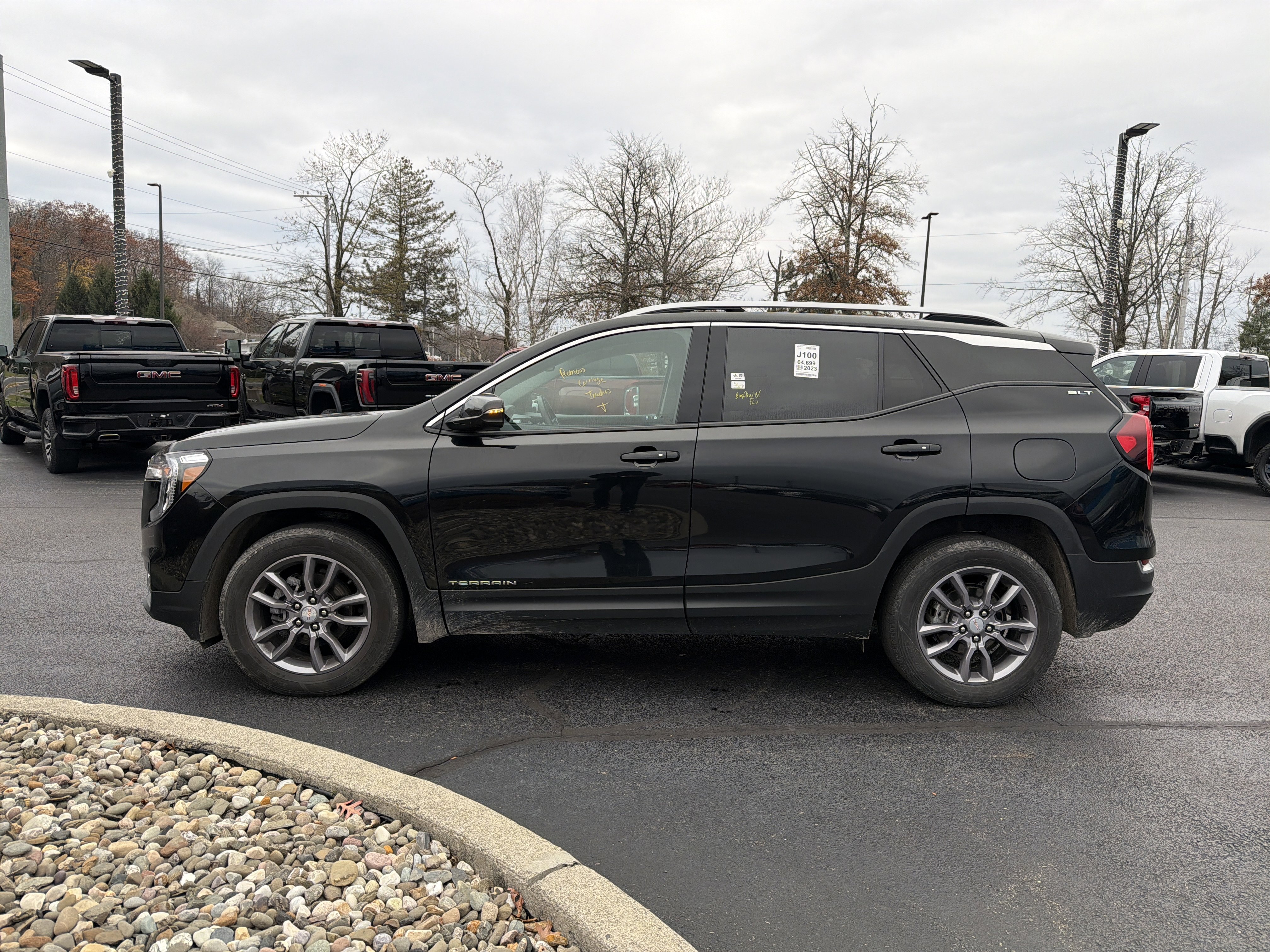 Certified 2023 GMC Terrain SLT image 9