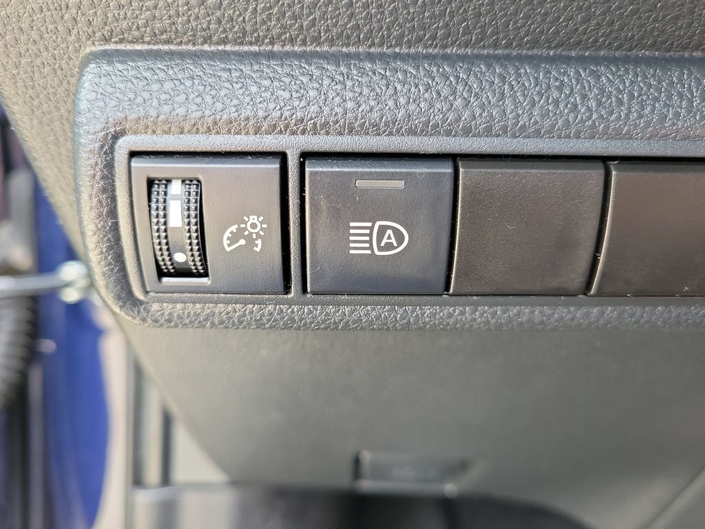 Used 2023 Toyota Corolla SE FWD image 33