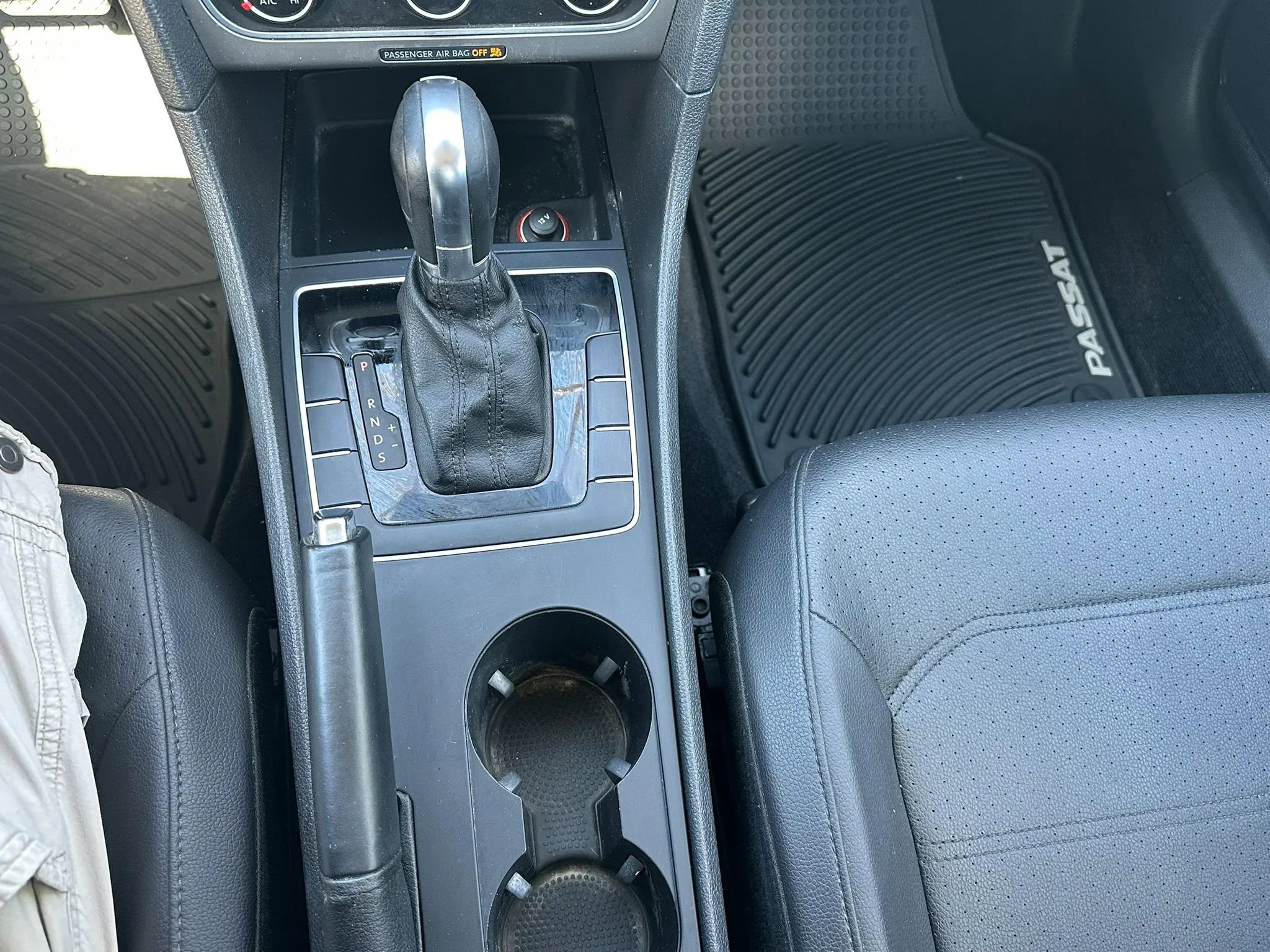 Used 2014 Volkswagen Passat 1.8T Wolfsburg Edition image 32