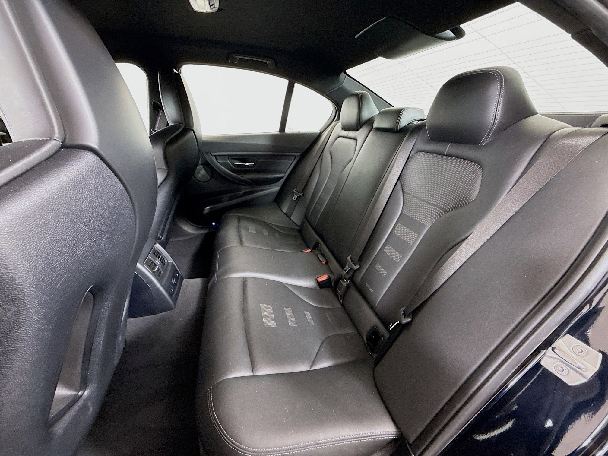 Used 2018 BMW M3 RWD image 23