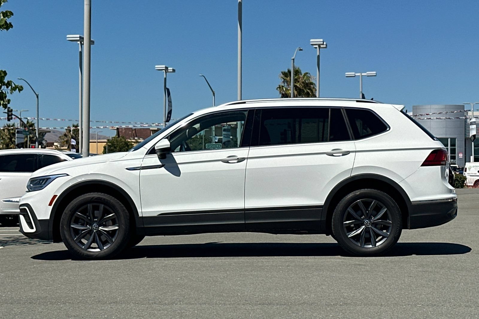 Used 2022 Volkswagen Tiguan SE FWD image 7