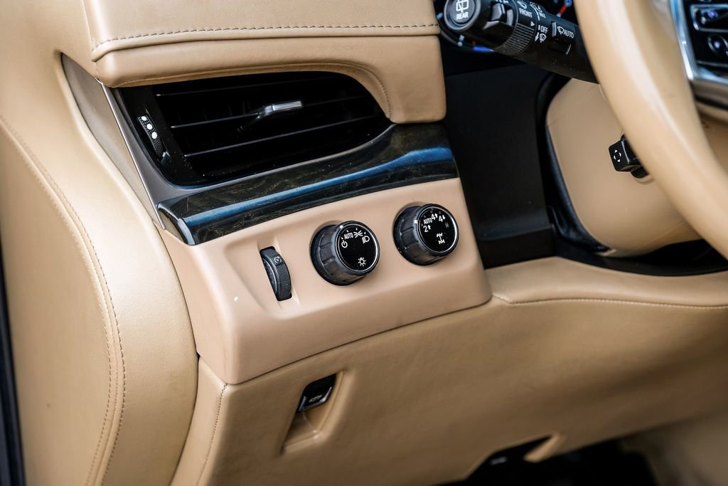 Used 2019 Cadillac Escalade Platinum image 30