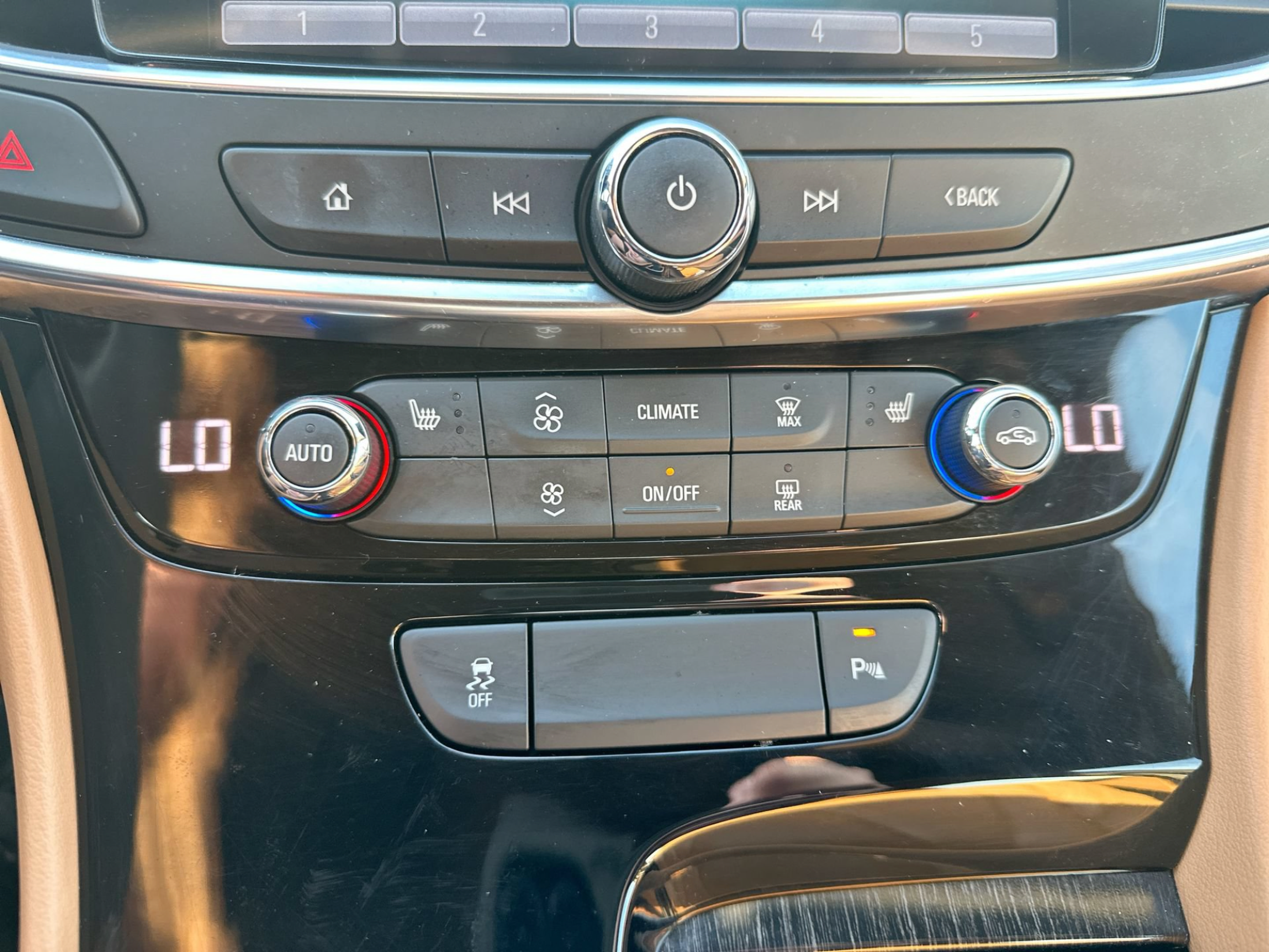 Used 2019 Buick LaCrosse Essence w/ Sun and Shade Package FWD image 17