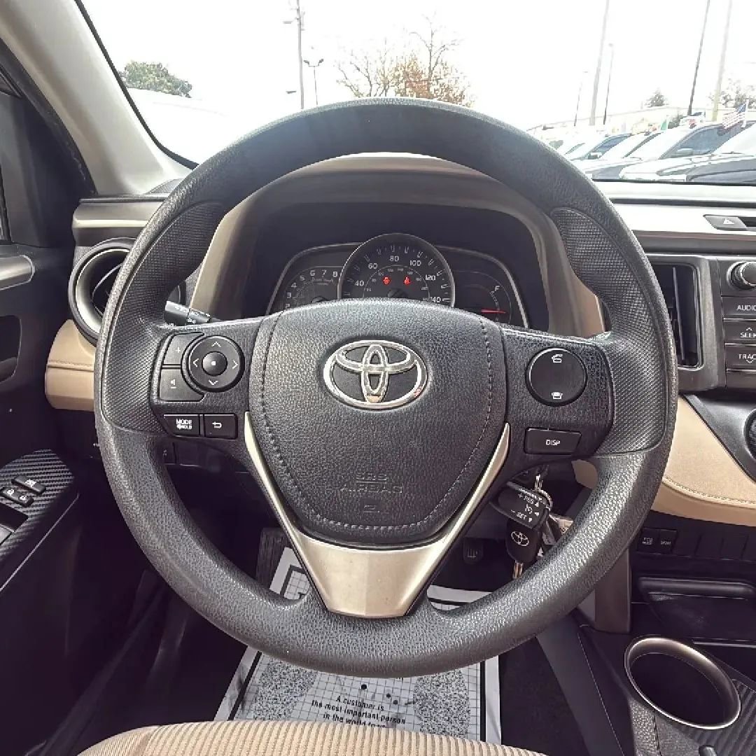 Used 2013 Toyota RAV4 LE image 10