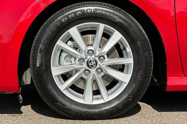 Used 2025 Toyota Camry LE w/ Convenience Package image 27