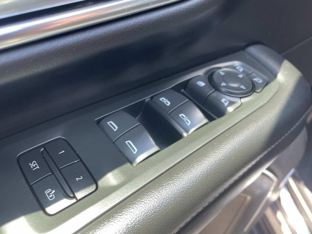 Certified 2022 Chevrolet Tahoe LT w/ Luxury Package AWD/4WD image 15