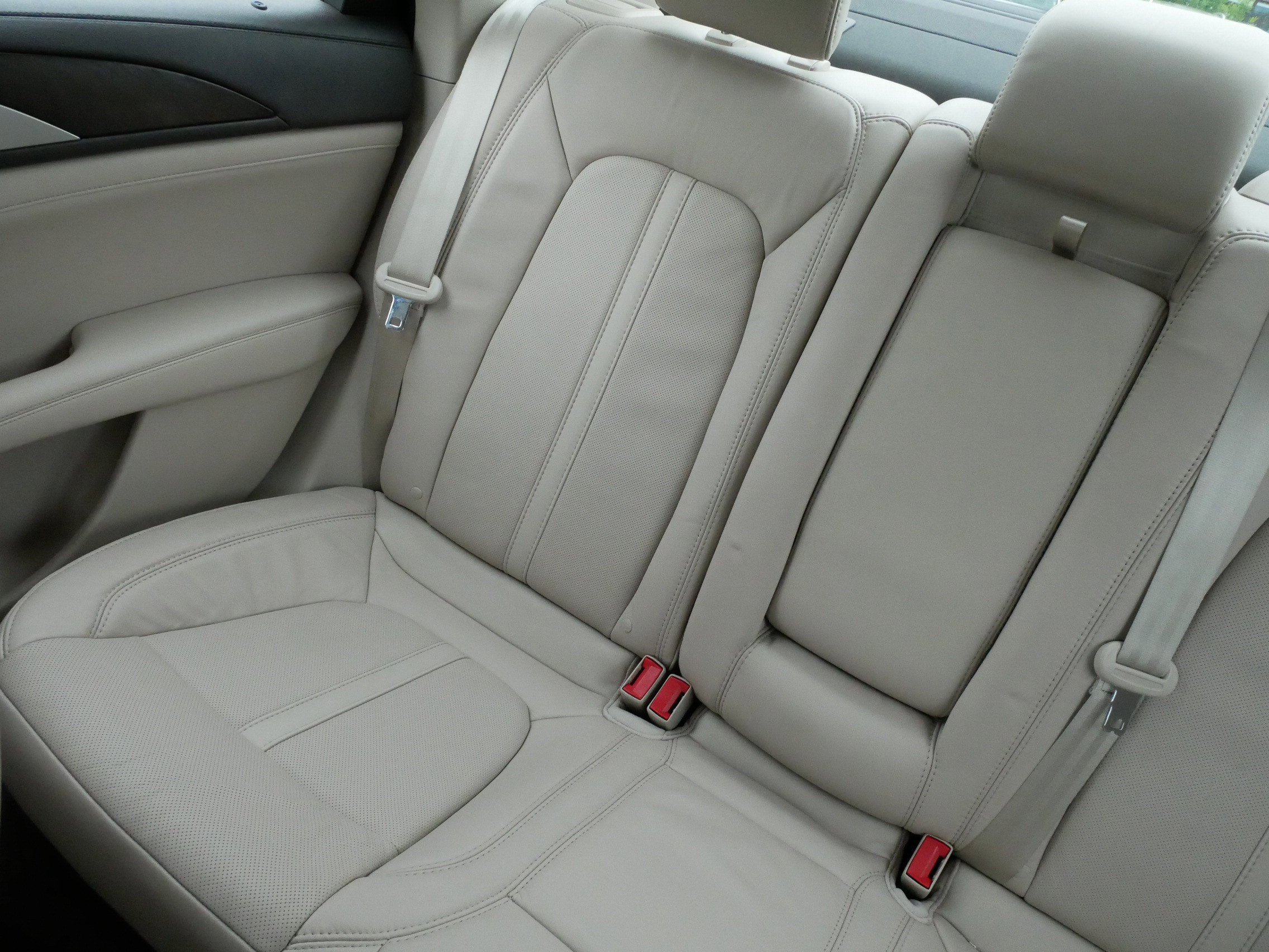 Used 2018 Lincoln MKZ Reserve FWD image 12