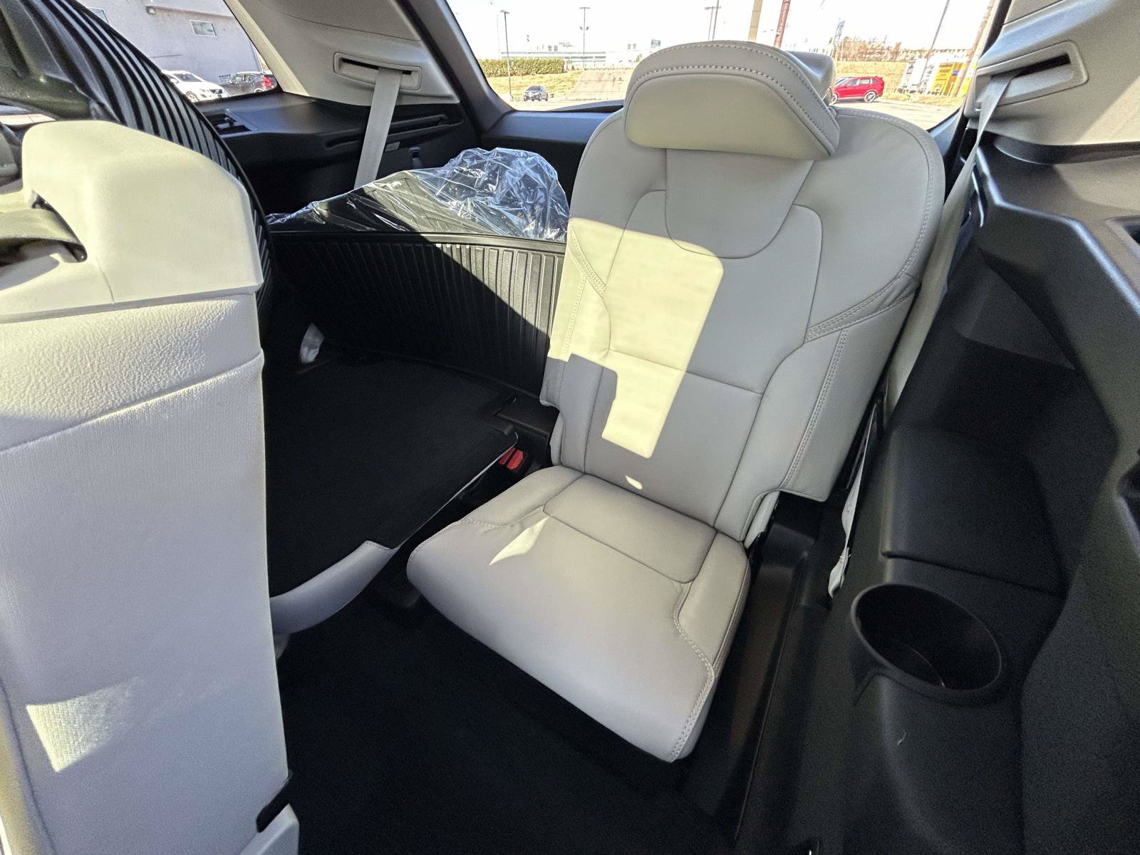 New 2026 Volvo XC90 B6 Ultra w/ Protection Package Premier AWD/4WD image 13