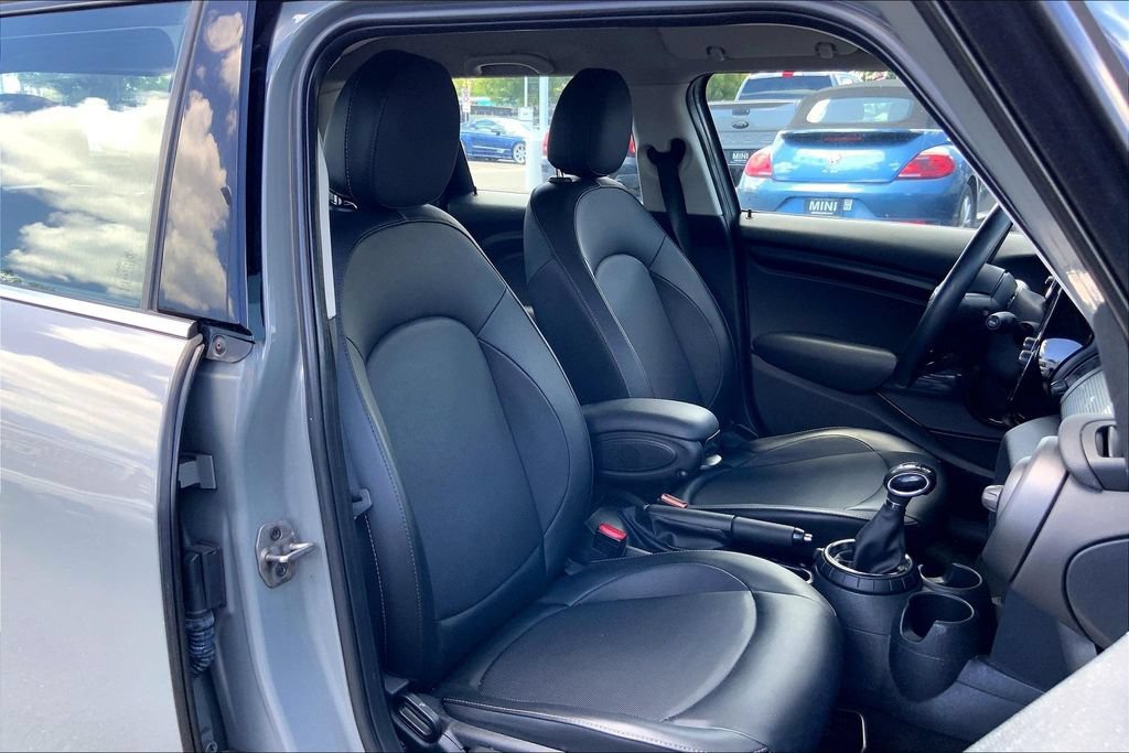 Used 2016 MINI Cooper 4-Door Hardtop FWD image 6