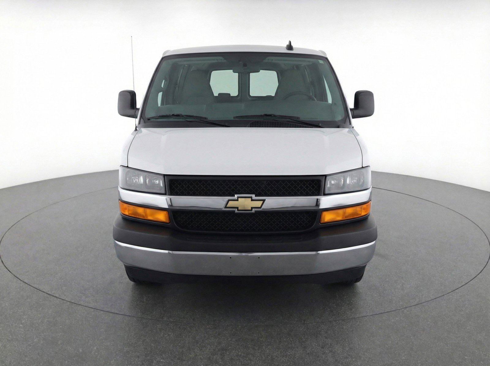 Used 2025 Chevrolet Express 3500 LT w/ LT Preferred Equipment Group image 2