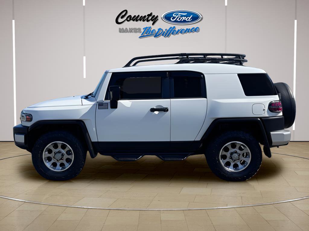 Used 2013 Toyota FJ Cruiser 4WD w/ Convenience Pkg image 3