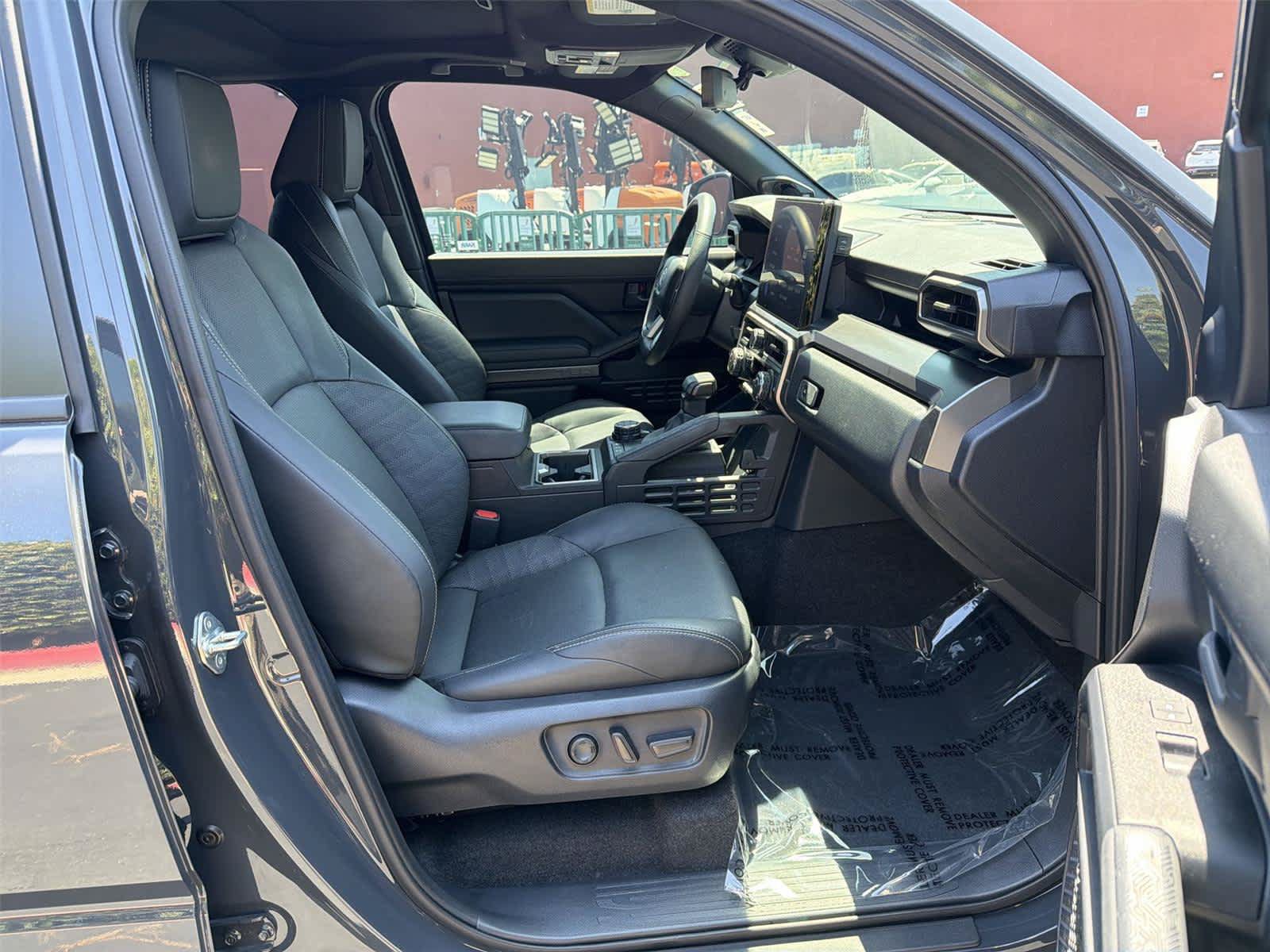 Used 2025 Toyota 4Runner TRD Off-Road Premium w/ Tow Technology Package AWD/4WD image 15