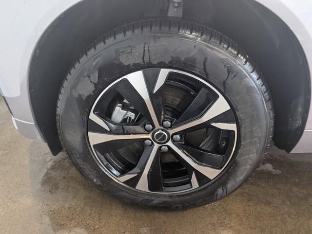 Used 2026 Volvo XC60 B5 Core w/ Climate Package image 10