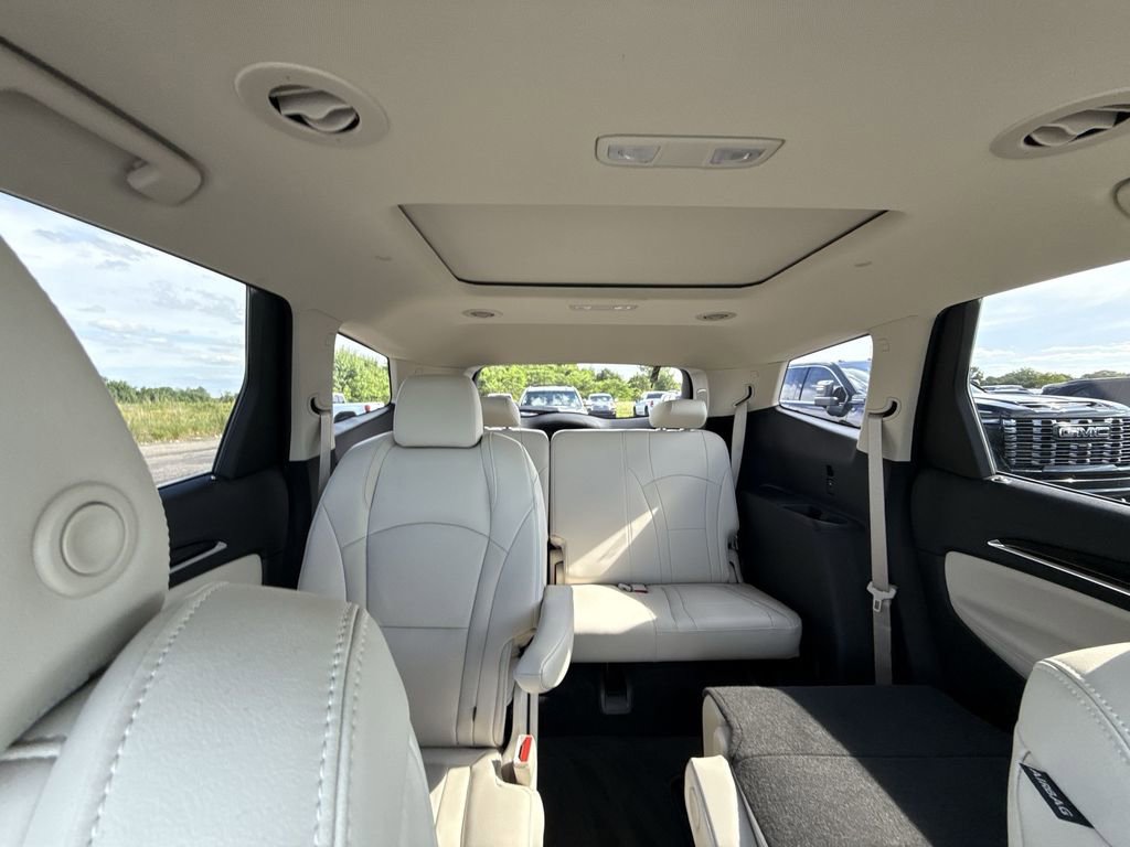 Certified 2023 Buick Enclave Essence w/ Experience Buick Package FWD image 28