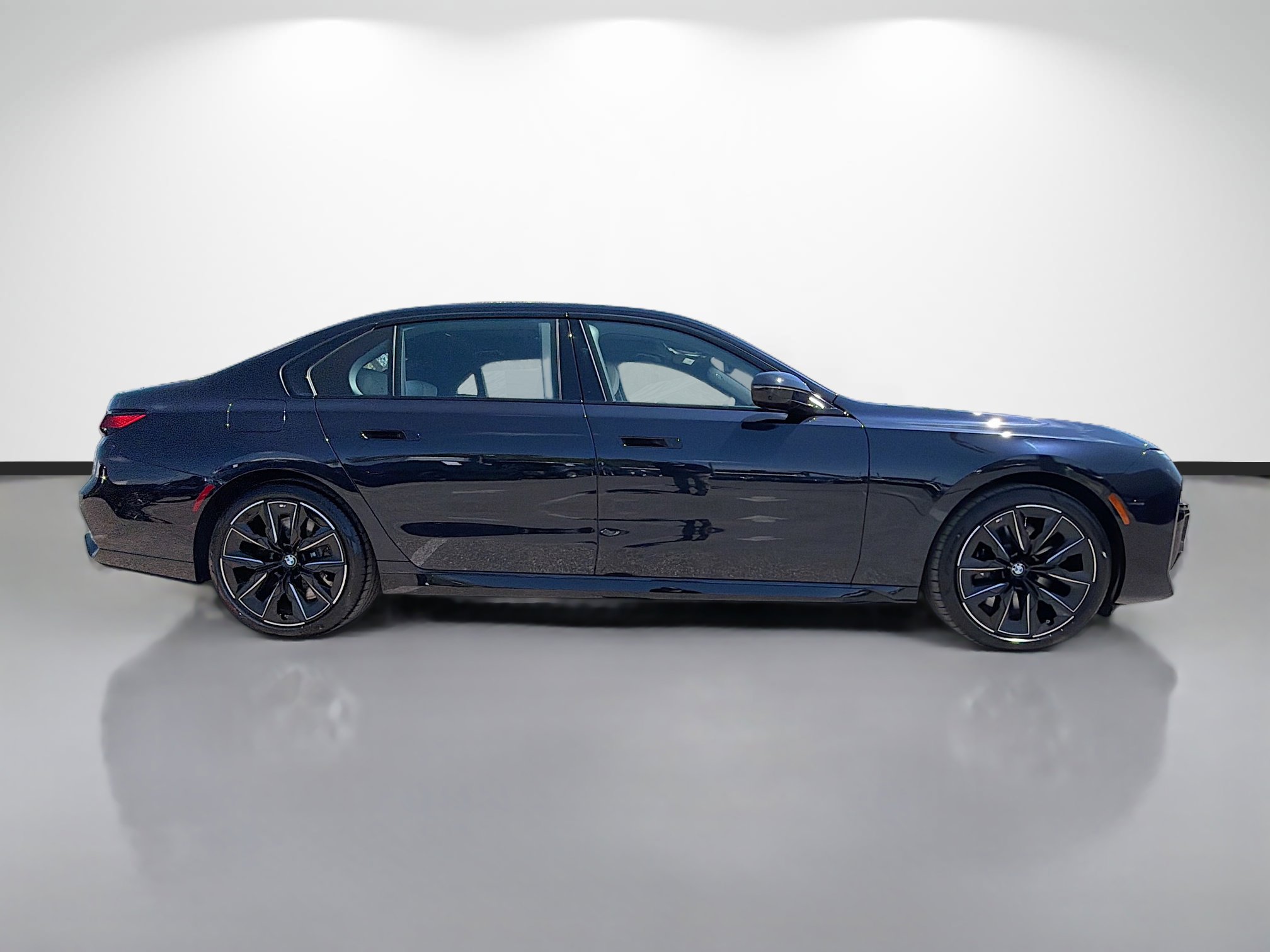 New 2026 BMW 760i xDrive image 2