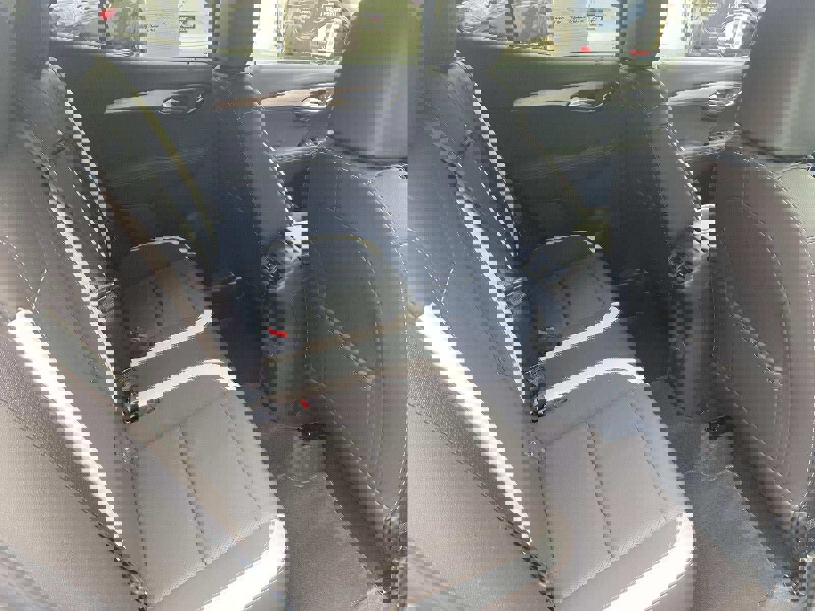 Certified 2025 Buick Envision Sport Touring image 29