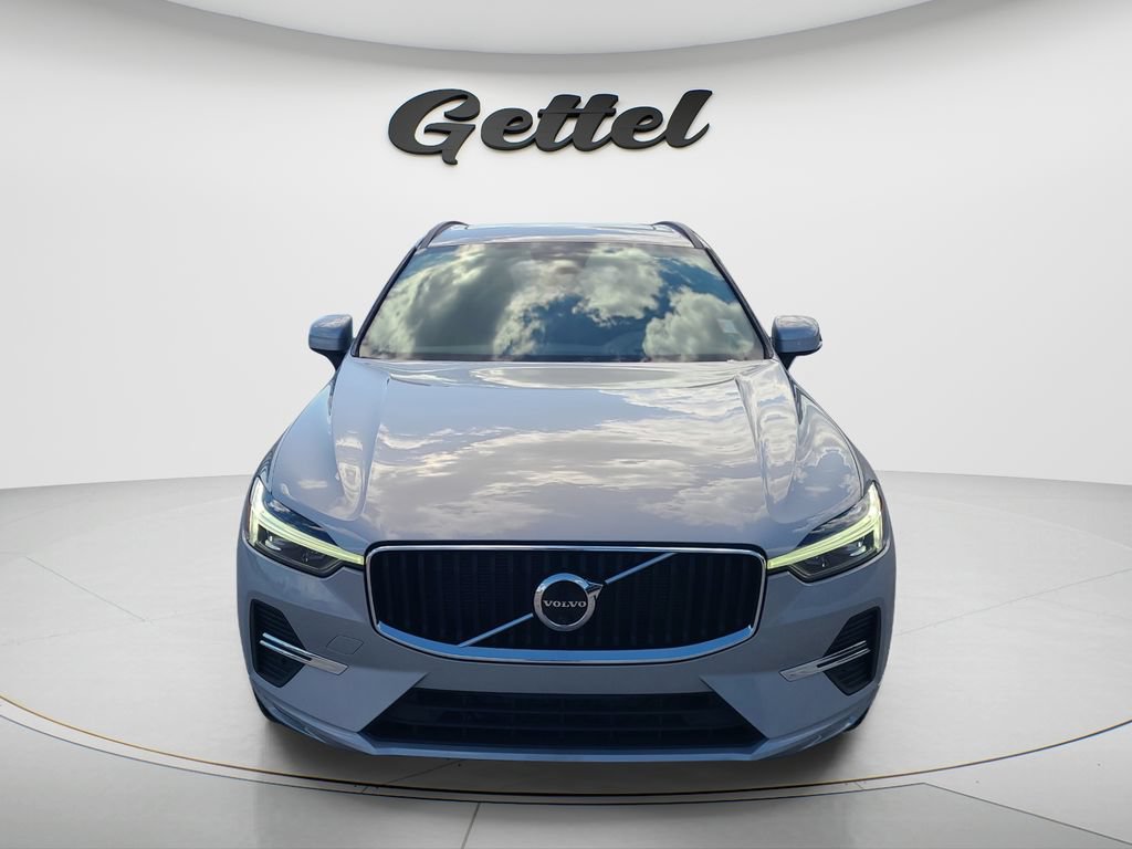Used 2022 Volvo XC60 B5 Momentum w/ Advanced Package FWD image 2