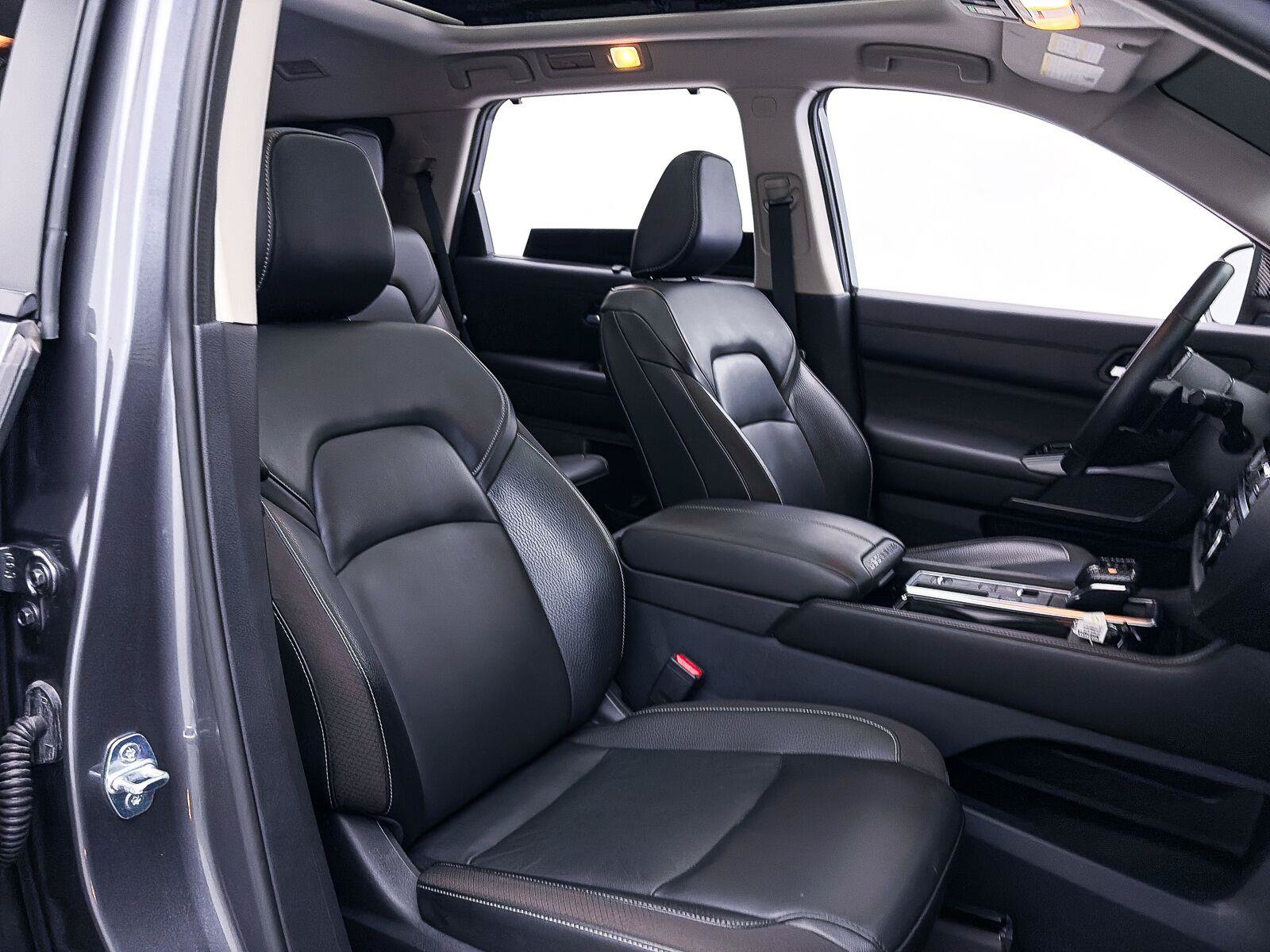 Used 2022 Nissan Pathfinder SL w/ SL Premium Package FWD image 36