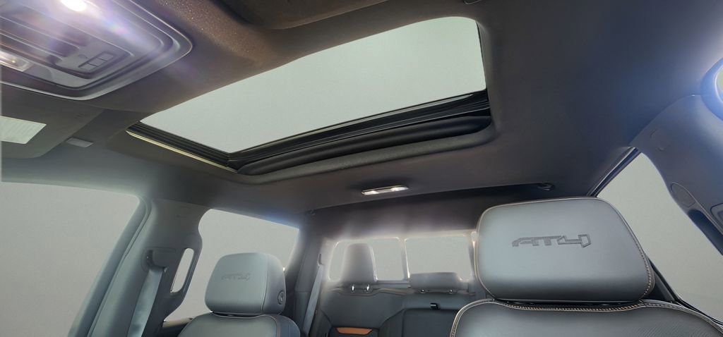 Used 2022 GMC Sierra 1500 AT4 w/ AT4 Premium Package image 16