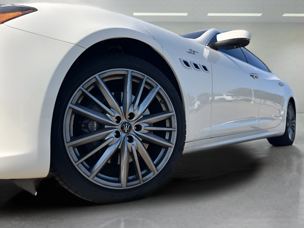 Used 2023 Maserati Quattroporte GT RWD image 29