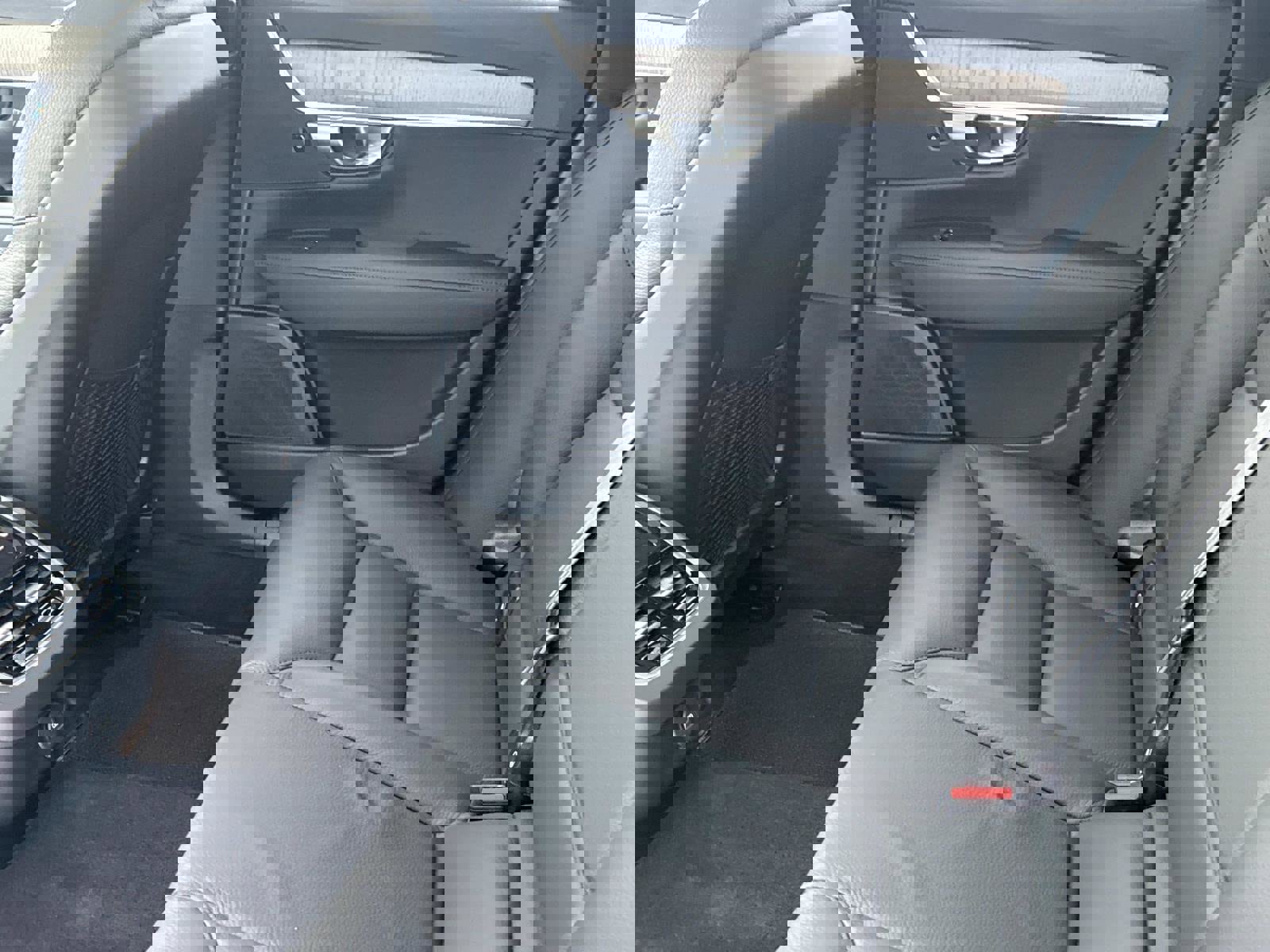 Certified 2024 Volvo V90 B6 Cross Country Plus image 12