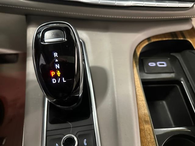 Used 2022 Cadillac Escalade ESV Sport Platinum image 17