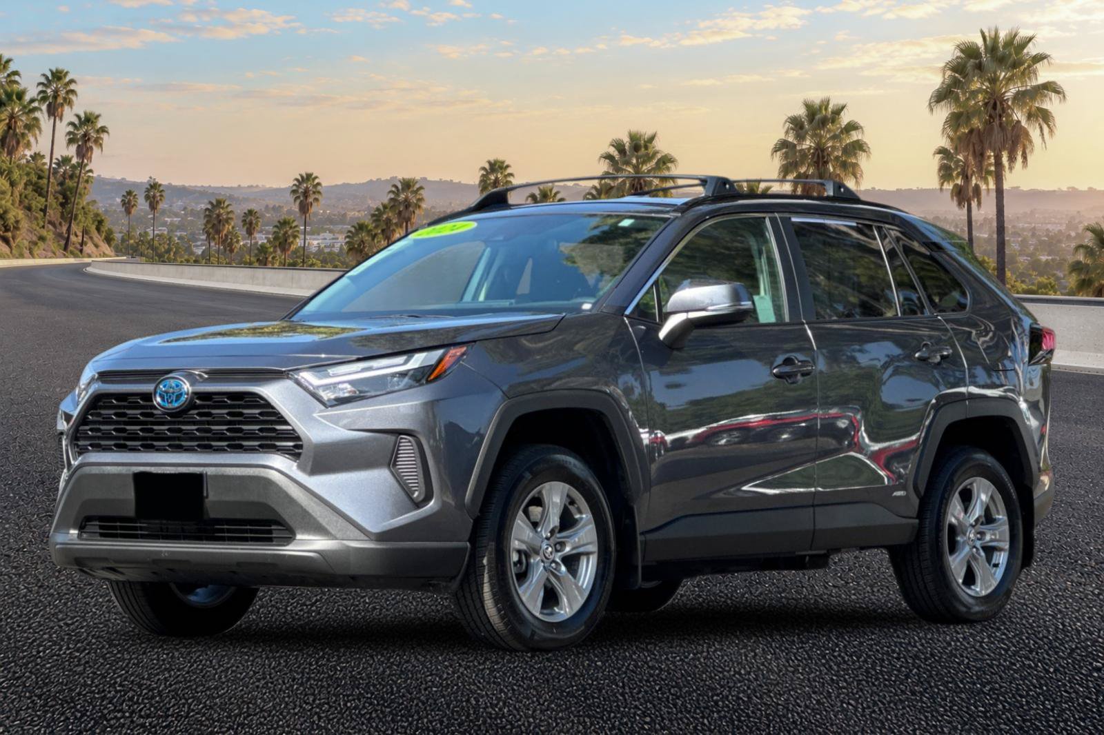 Used 2024 Toyota RAV4 LE AWD/4WD image 8