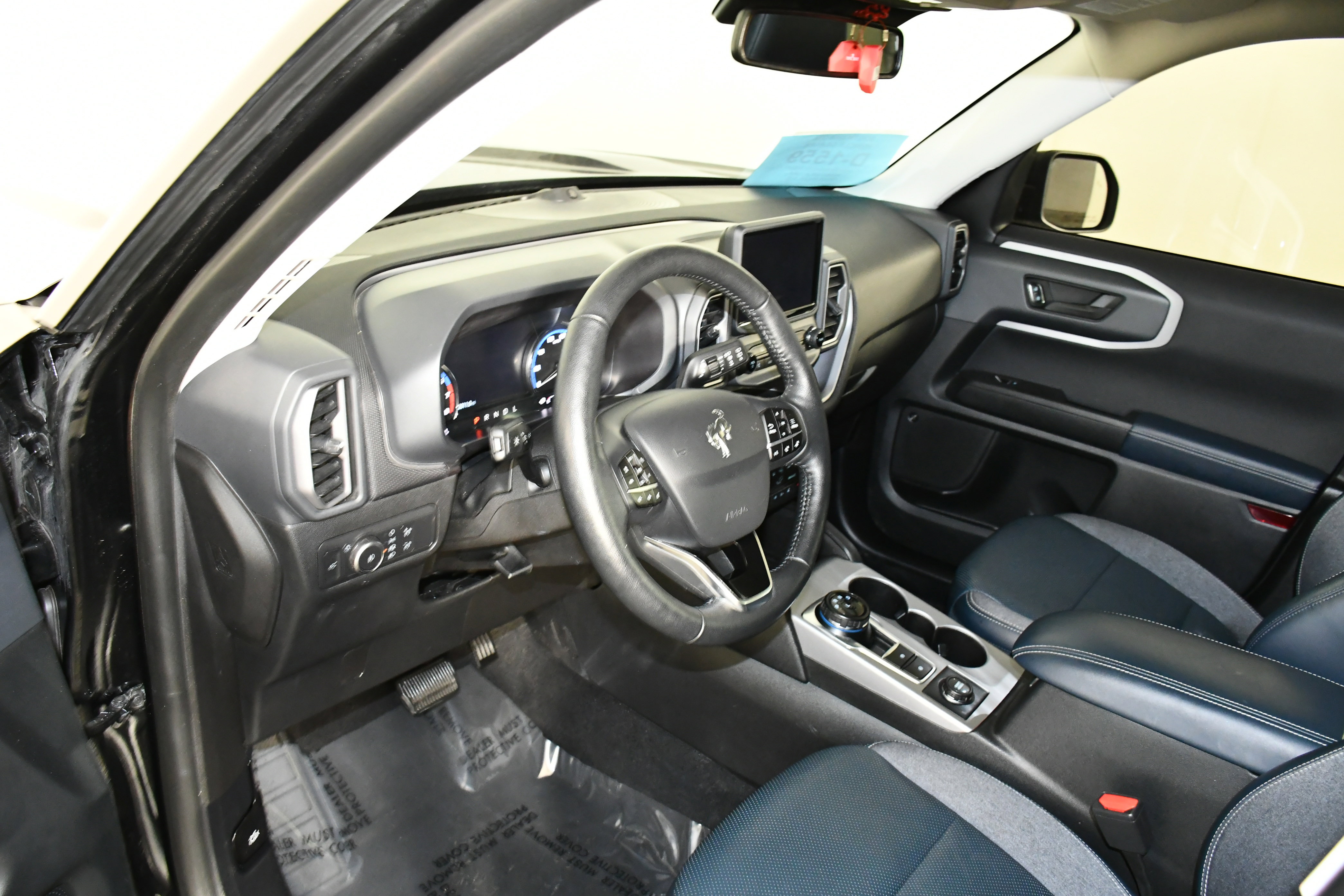 Used 2021 Ford Bronco Sport Outer Banks w/ Outer Banks Package (96D) image 38