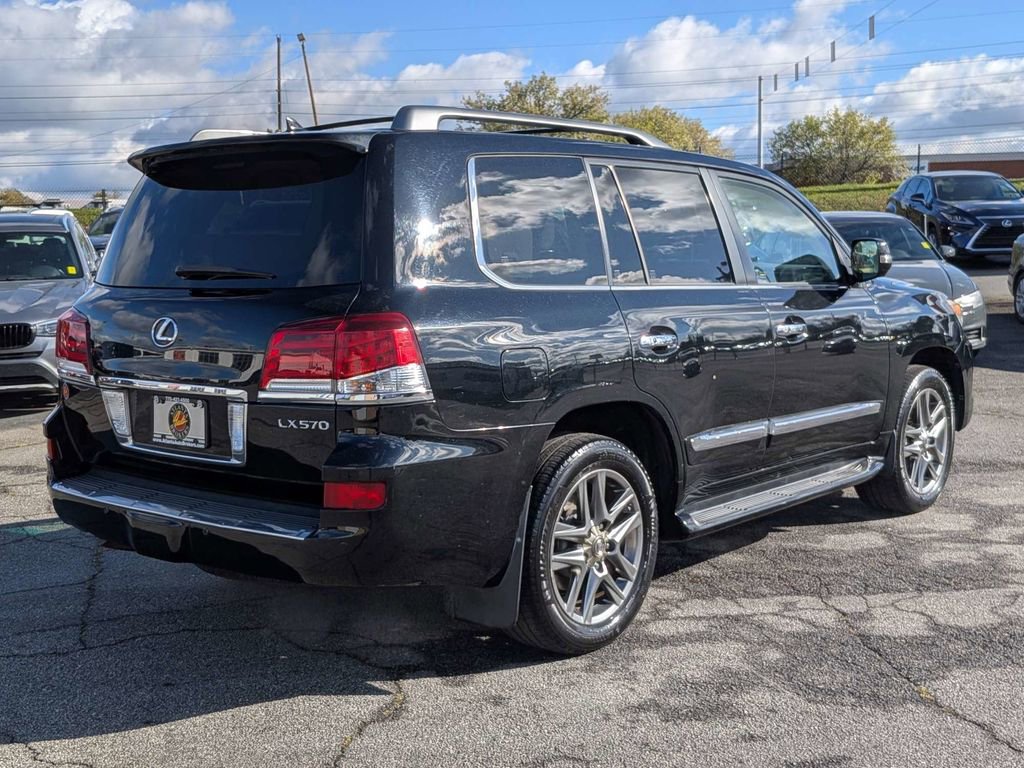 Used 2013 Lexus LX 570 4WD w/ Luxury Pkg image 5