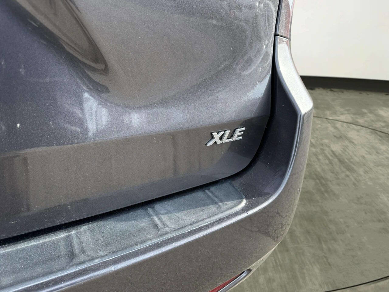 Used 2018 Toyota Sienna XLE w/ XLE Navigation Package FWD image 27