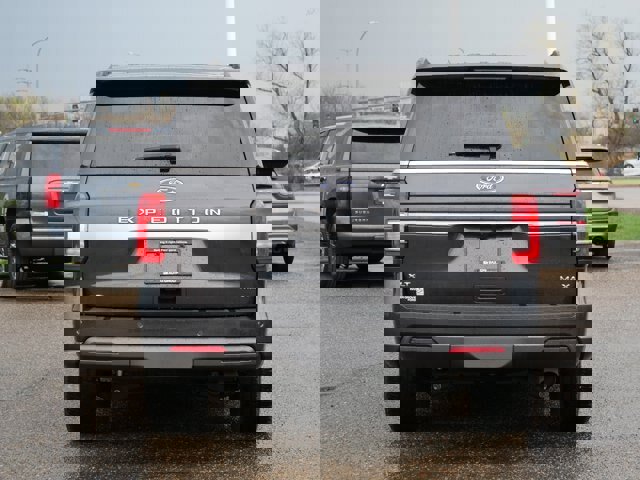 Certified 2023 Ford Expedition Max XLT image 4