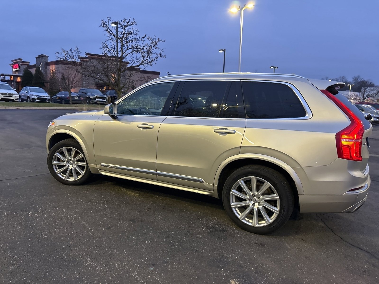 Used 2016 Volvo XC90 T6 Inscription w/ Vision Package image 13