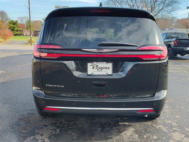 New 2026 Chrysler Pacifica Select image 34