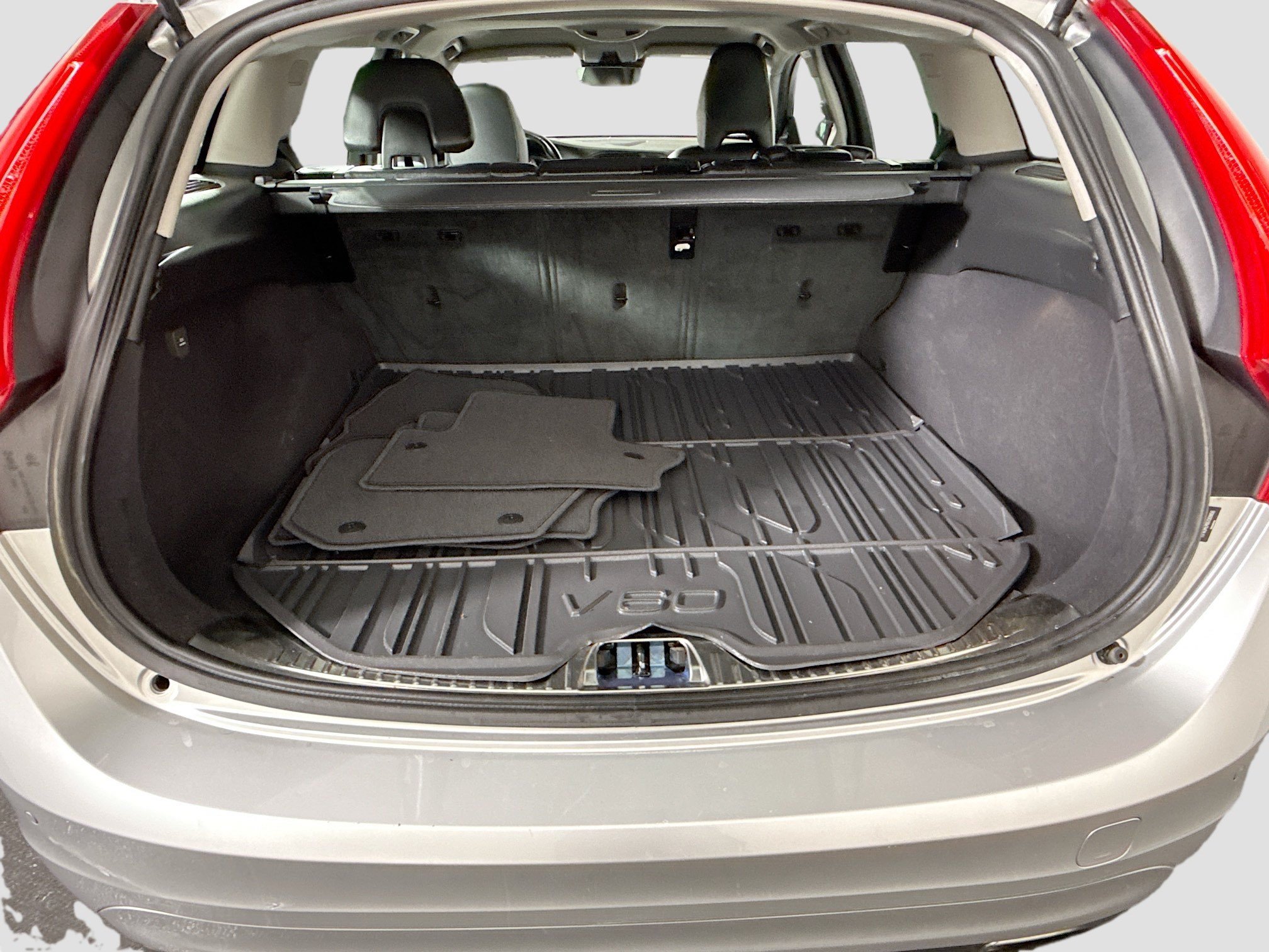 Used 2016 Volvo V60 T5 Platinum w/ Climate Package FWD image 35