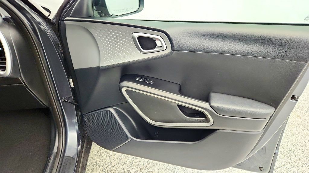 Used 2024 Kia Soul LX w/ Option Group 015 image 24