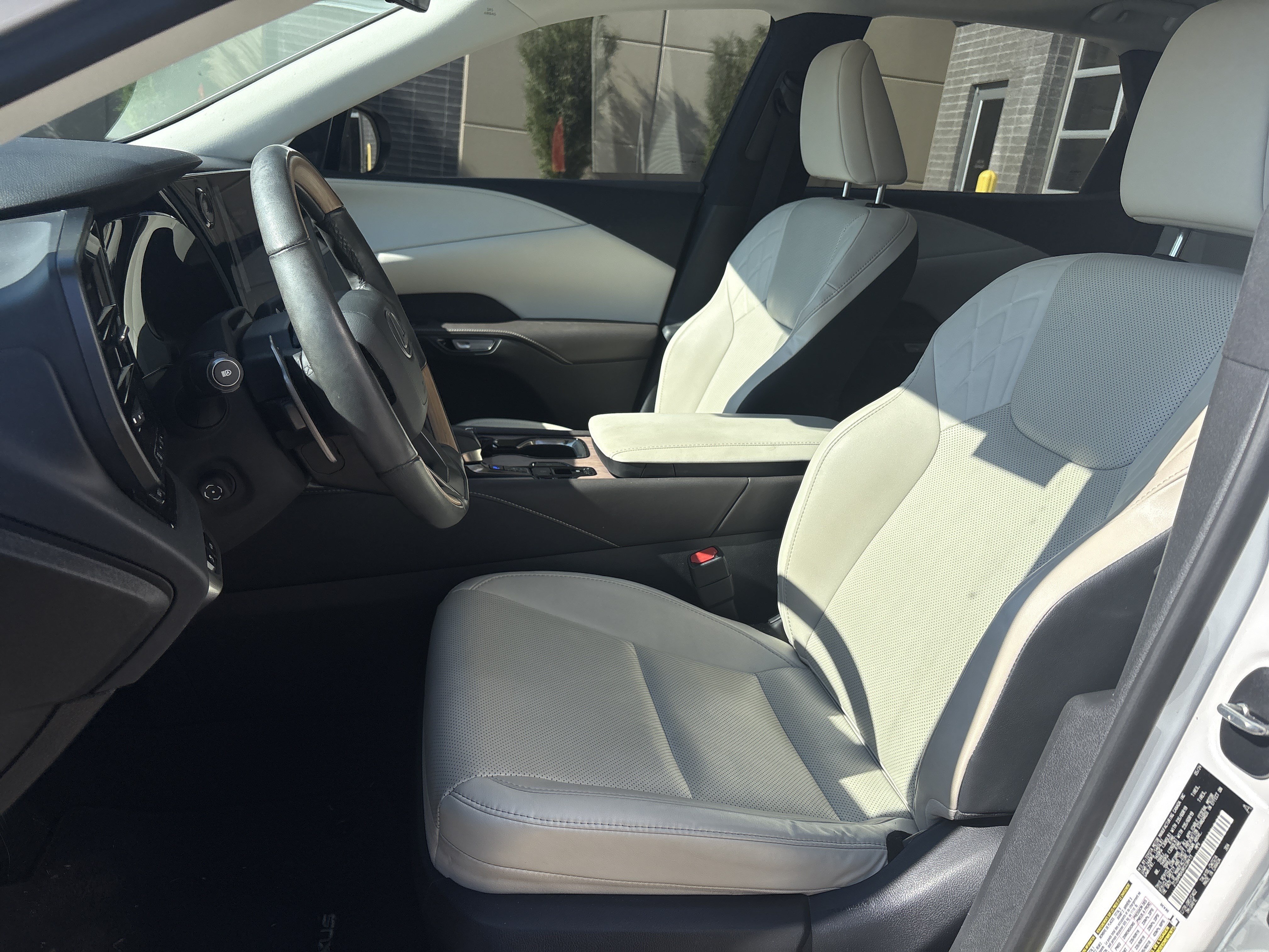 Used 2024 Lexus RX 350 Premium w/ Convenience Package FWD image 16