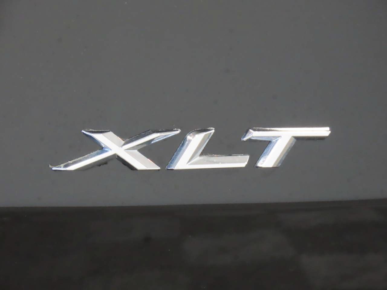 Used 2023 Ford Explorer XLT w/ Equipment Group 202A RWD image 6