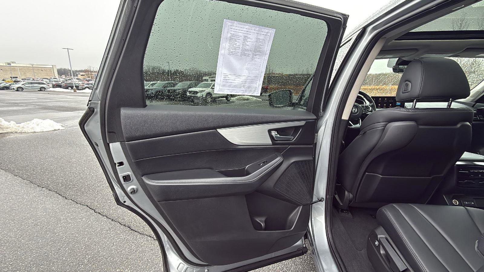 Used 2023 Acura MDX SH-AWD image 23