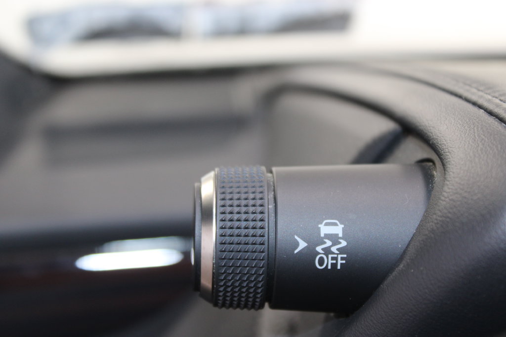 Used 2020 Lexus ES 300h w/ Accessory Package FWD image 23