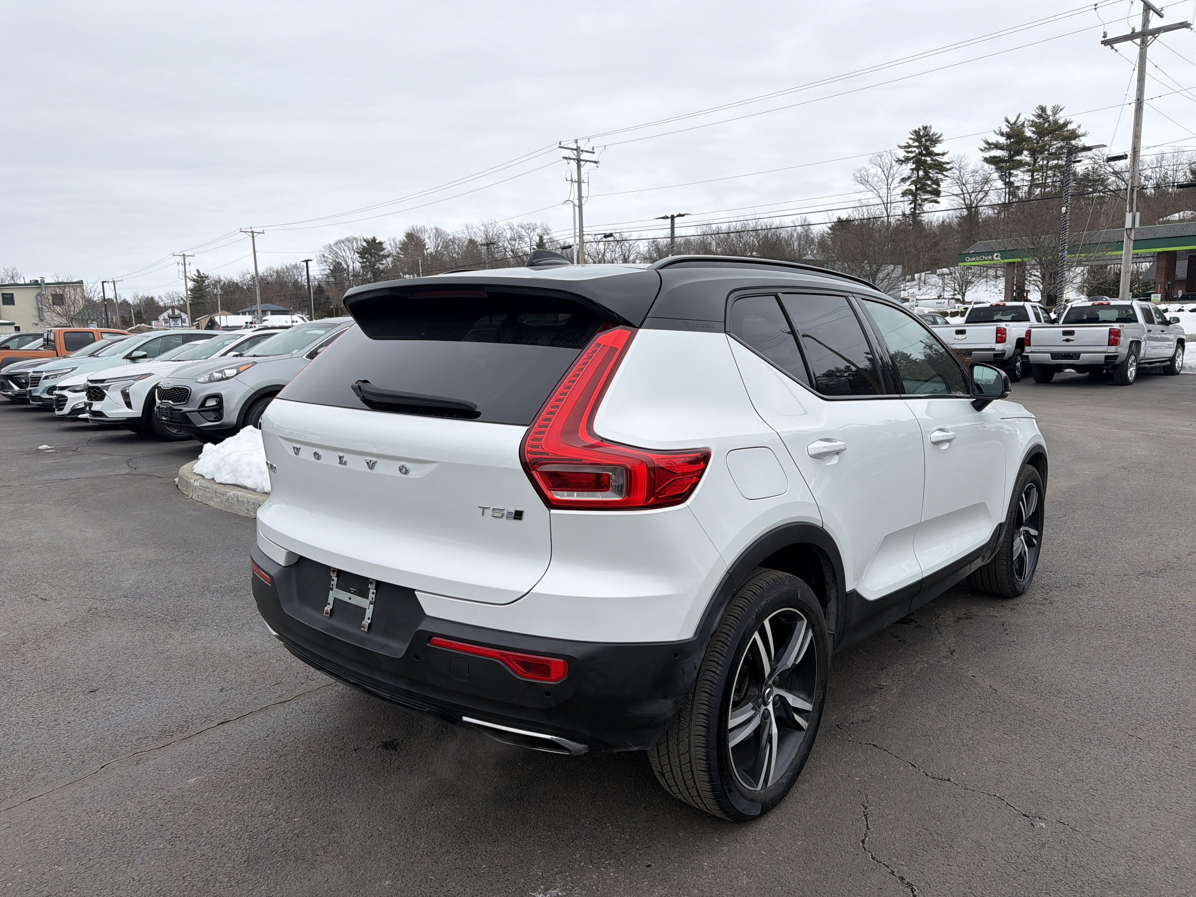 Used 2019 Volvo XC40 T5 R-Design image 6
