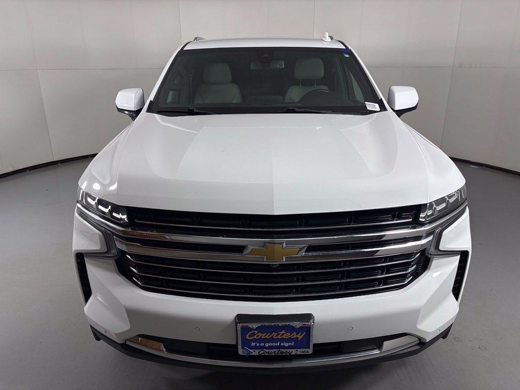 Used 2021 Chevrolet Suburban LT w/ Luxury Package AWD/4WD image 3