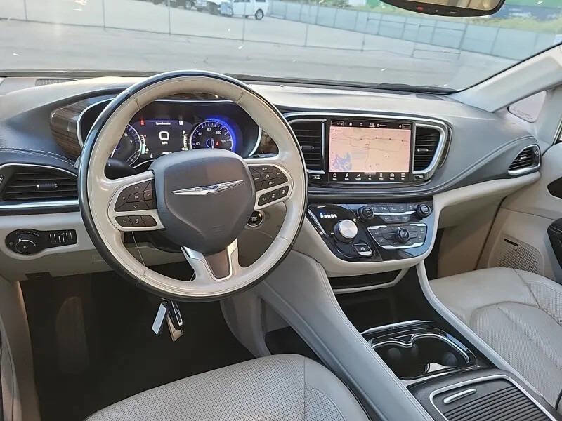 Used 2021 Chrysler Pacifica Limited w/ Premium & Safety Sphere Group AWD/4WD image 12