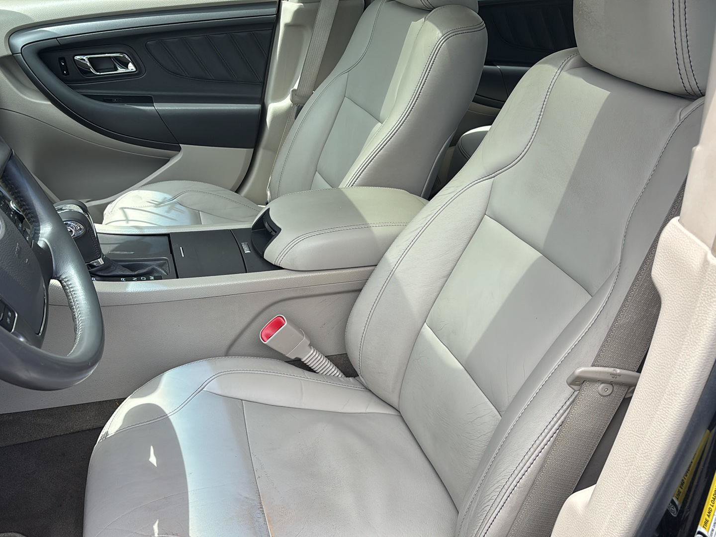 Used 2011 Ford Taurus SEL w/ 202A Rapid Spec Order Code FWD image 5
