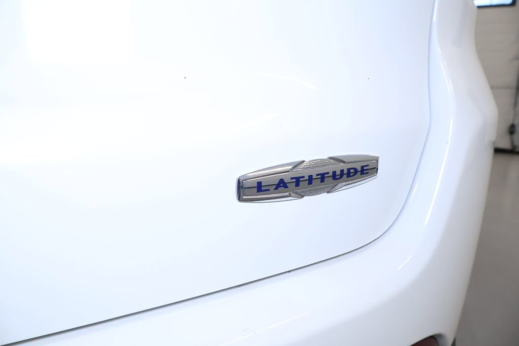 Used 2024 Jeep Compass Latitude AWD/4WD image 16