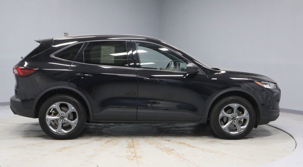 Certified 2025 Ford Escape ST-Line AWD/4WD image 11