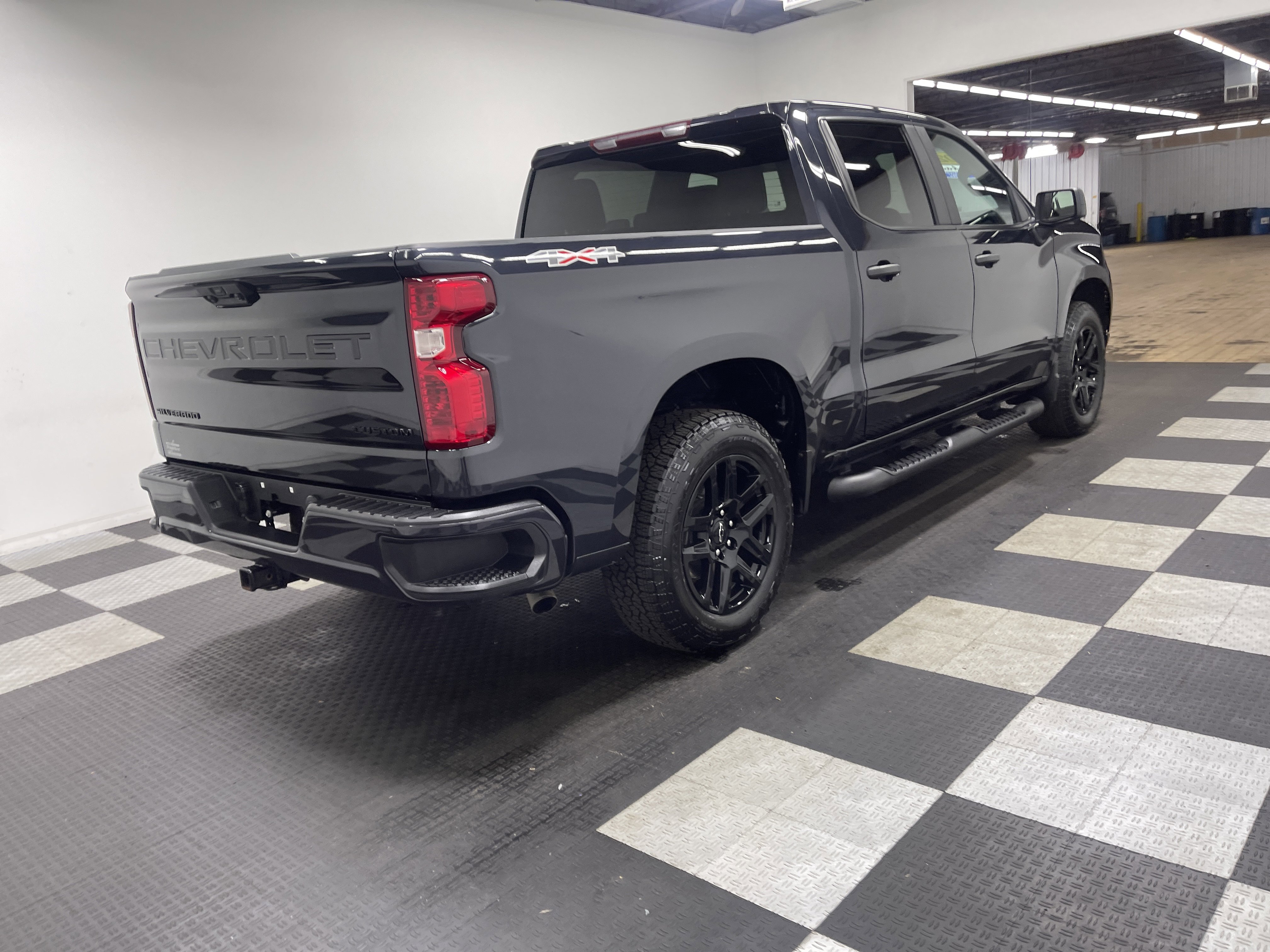 Used 2023 Chevrolet Silverado 1500 Custom w/ 2.7L Blackout Package image 5