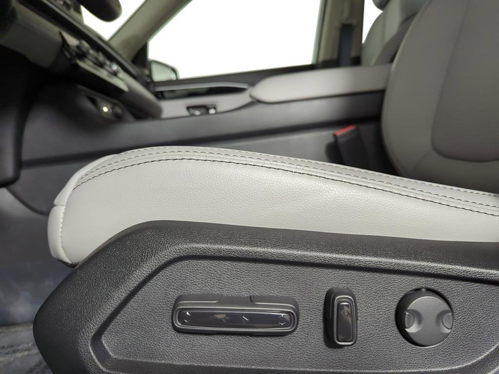 New 2025 Honda Pilot Touring image 15